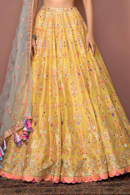 Shop_Tamanna Punjabi Kapoor_Yellow Chanderi, Organza Lining Crepe V Neck Bridal Lehenga Set _Online_at_Aza_Fashions