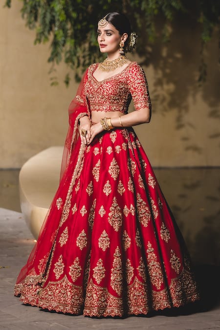 Buy_Nitika Gujral_Red Lehenga And Blouse Raw Silk Dupatta Tulle Leaf Neck Embroidered Bridal Set _Online_at_Aza_Fashions
