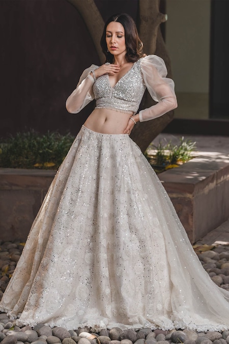 Buy Designer Lehengas, Wedding Lehengas, Festive Lehengas online at  Kaarimarket.com