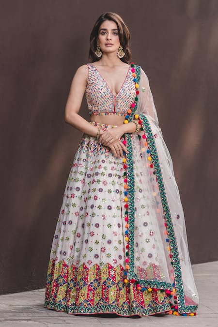 Nitika Gujral White Lehenga And Blouse Georgette Dupatta Tulle Embroidery V Neck Bridal Set 