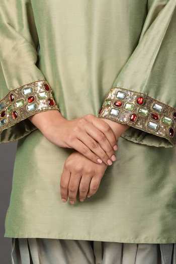 NUHH Green Dupatta Viscose Georgette, Kurta And Pant Pst Silk Set With Floral Motif at Aza Fashions NUHH_Green Dupatta Viscose Georgette, Kurta And Pant Pst Silk Set With Floral Motif _at_Aza_Fashions