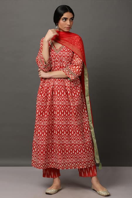 NUHH Red Kurta Embroidery Kurta V-neck Slip Round Ikat Print Set 