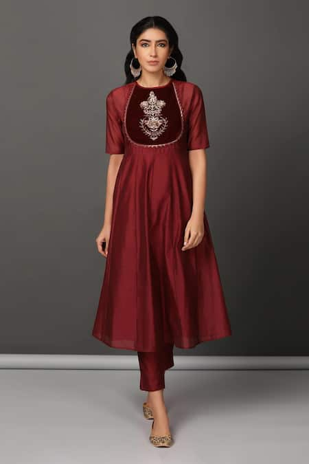 NUHH Maroon Kurta And Pant Chanderi Embroidery Round Handwoven & Set  