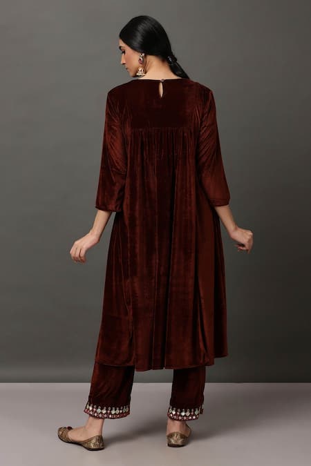 NUHH Embroidered Kurta & Pant Set 