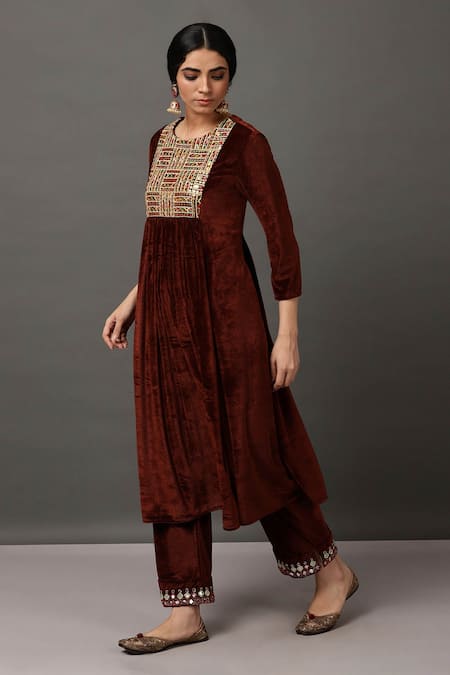 Buy_NUHH_Brown 100% Polyester Round Embroidered Kurta And Pant Set _Online_at_Aza_Fashions