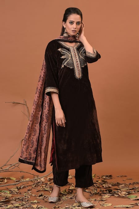 NUHH Embroidered Kurta Set 