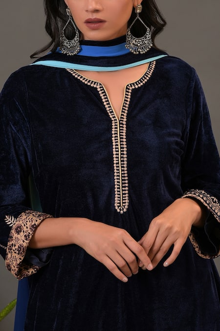 Shop_NUHH_Blue Velvet And Chiffon Notched Embroidered Kurta Set _Online_at_Aza_Fashions