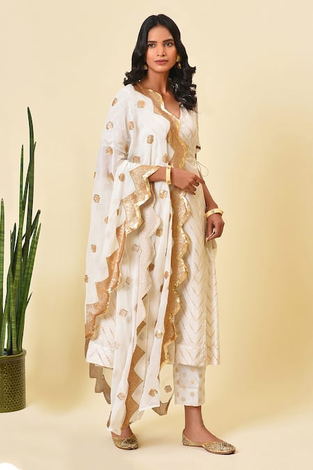 NUHH_White Dupatta Viscose Georgette, Inner  Cotton, Kurta Chanderi, Pant Set _Online_at_Aza_Fashions