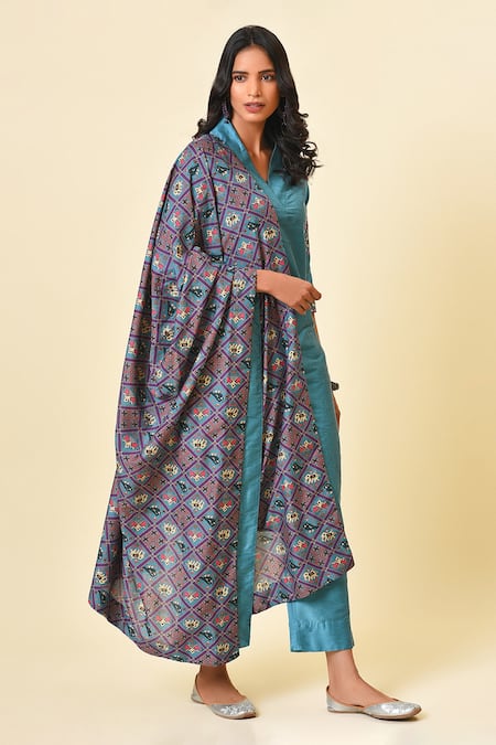 NUHH_Blue Art And Crepe V Neck Embroidered Kurta Set _Online_at_Aza_Fashions