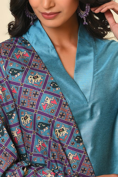 NUHH_Blue Art And Crepe V Neck Embroidered Kurta Set _at_Aza_Fashions