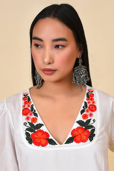 Shop_NUHH_White Inner Cotton, Viscose Modal Floral V Neck Puff Sleeve Kurta Set_Online_at_Aza_Fashions