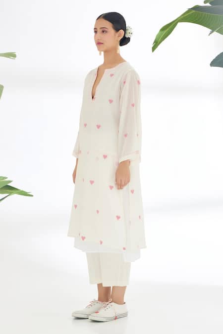 Buy_Nikasha_Cream Handwoven Jamdani Cotton Heart Notched Tunic _Online_at_Aza_Fashions