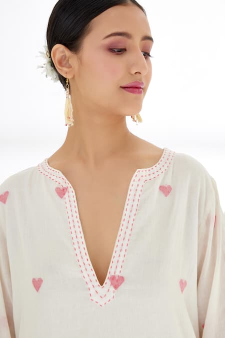 Shop_Nikasha_Cream Handwoven Jamdani Cotton Heart Notched Tunic _Online_at_Aza_Fashions