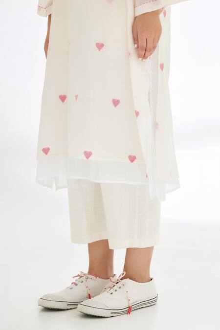 Nikasha_Cream Handwoven Jamdani Cotton Heart Notched Tunic _at_Aza_Fashions
