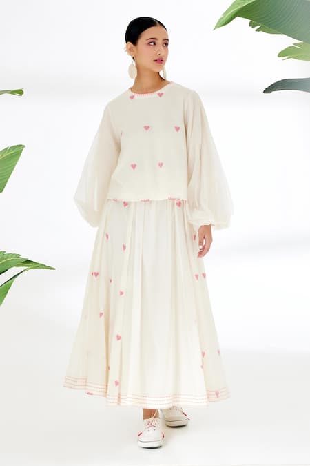 Nikasha_Cream Handwoven Jamdani Cotton Heart Pattern And Running Stitch Details Skirt _at_Aza_Fashions