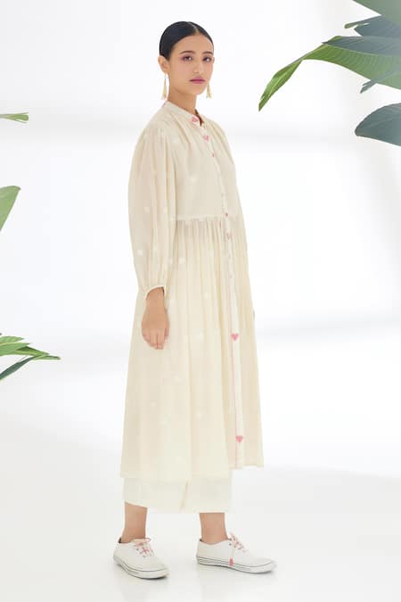 Nikasha_Cream Handwoven Jamdani Cotton Polka Dots, Heart Pattern And Running Stitch Tunic _Online_at_Aza_Fashions