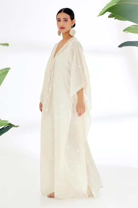Nikasha_Cream Handwoven Jamdani Cotton Deep V Neck Hand Kaftan _Online_at_Aza_Fashions