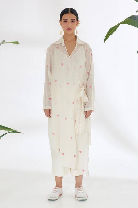 Nikasha_Cream Handwoven Jamdani Cotton Heart Collared Neck Wrap Dress _Online_at_Aza_Fashions