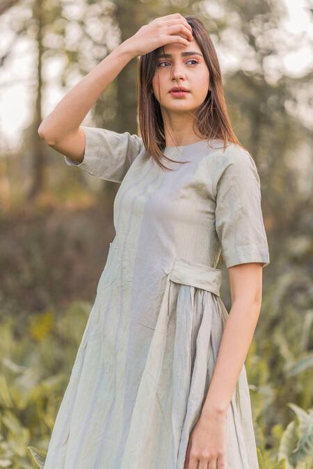 Buy Vaani Beswal Grey Handwoven Zari Cotton Stripes Round Neck Nirvana Kurta And Pant Set Online at Aza Fashions Buy_Vaani Beswal_Grey Handwoven Zari Cotton Stripes Round Neck Nirvana Kurta And Pant Set _Online_at_Aza_Fashions
