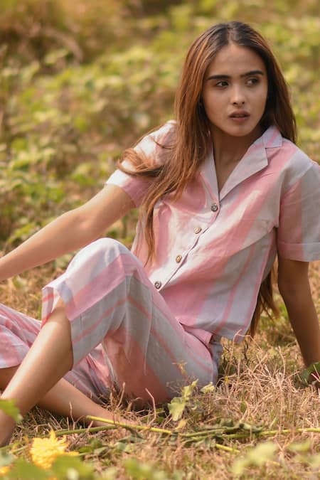 Buy Vaani Beswal Pink Handwoven Zari Cotton Stripes Niya Trouser Online at Aza Fashions Buy_Vaani Beswal_Pink Handwoven Zari Cotton Stripes Niya Trouser _Online_at_Aza_Fashions