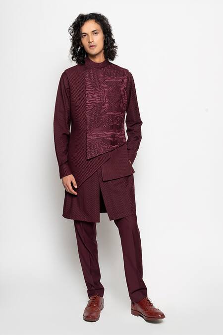 Amaare Maroon Wool Bend Embroidered Bundi And Kurta Set Online at Aza Fashions Amaare_Maroon Wool Bend Embroidered Bundi And Kurta Set _Online_at_Aza_Fashions