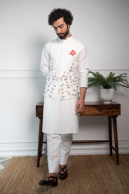 Contrast By Parth White Pure Cotton Silk Floral Embroidered Bundi And Kurta Set Online at Aza Fashions Contrast By Parth_White Pure Cotton Silk Floral Embroidered Bundi And Kurta Set _Online_at_Aza_Fashions