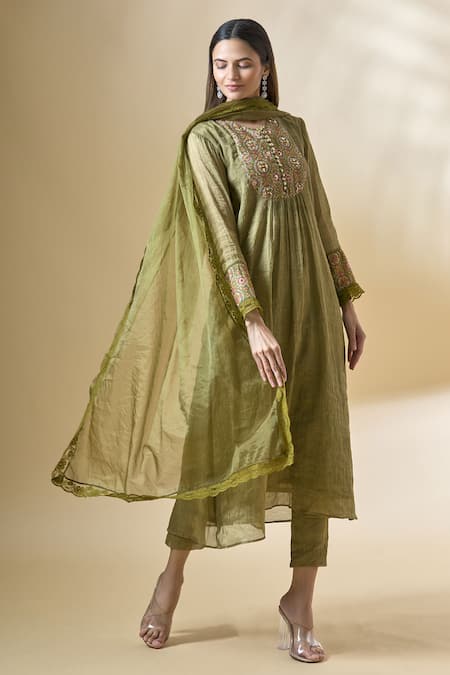 Neha Khullar Green Organza, Tissue Chanderi Round Embroidered Kurta Set Online at Aza Fashions Neha Khullar_Green Organza, Tissue Chanderi Round Embroidered Kurta Set _Online_at_Aza_Fashions