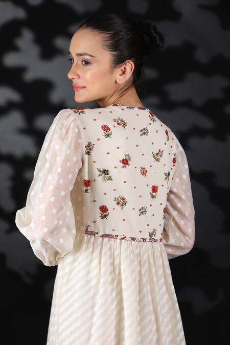 Buy_Nikasha_White Handwoven Cotton Jamdani V Neck Dress _Online_at_Aza_Fashions