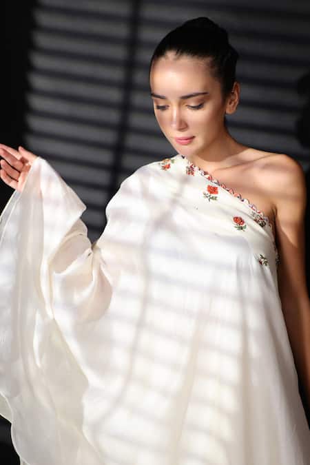 Nikasha_White Handwoven Cotton Jamdani Asymmetric One Shoulder Tunic And Dhoti Pant Set _at_Aza_Fashions