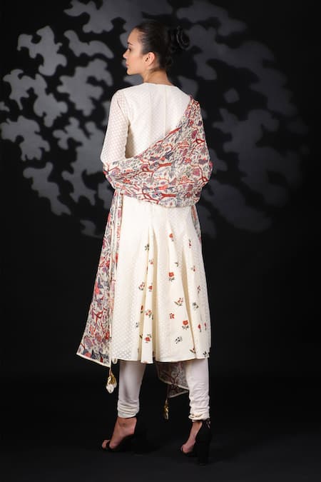 Shop_Nikasha_White Handwoven Cotton Jamdani Embroidery Notched Printed Anarkali Set _at_Aza_Fashions