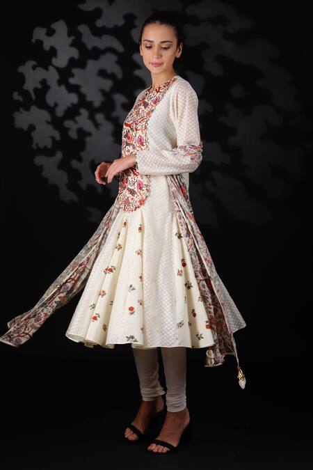Buy_Nikasha_White Handwoven Cotton Jamdani Embroidery Notched Printed Anarkali Set _Online_at_Aza_Fashions