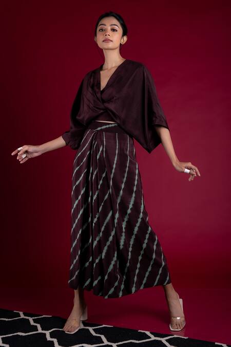 Nupur Kanoi_Green Silk And Crepe Leheriya V Neck Kaftan Top & Lungi Set_Online_at_Aza_Fashions
