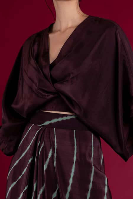 Buy Nupur Kanoi Green Silk And Crepe Leheriya V Neck Kaftan Top & Lungi Set Online at Aza Fashions Buy_Nupur Kanoi_Green Silk And Crepe Leheriya V Neck Kaftan Top & Lungi Set_Online_at_Aza_Fashions