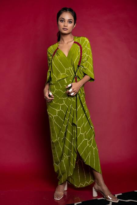 Nupur Kanoi_Green Crepe Print Bandhani V Neck Dress  _Online_at_Aza_Fashions