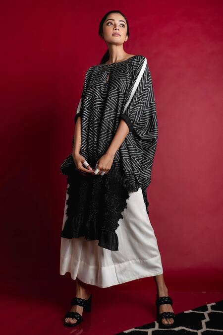 Shop_Nupur Kanoi_Black Silk Print Bandhani Notched Kurta And Lungi Set _Online_at_Aza_Fashions