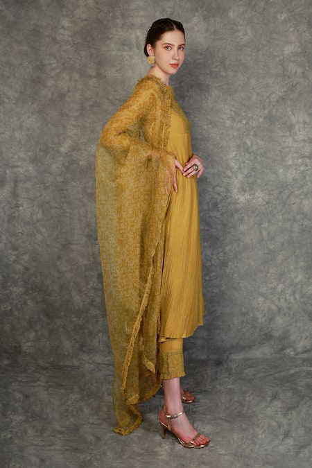 Neha Khullar Green Organza, Chanderi Silk Dori Work Round Notched Embroidered Kurta Set Online at Aza Fashions Neha Khullar_Green Organza, Chanderi Silk Dori Work Round Notched Embroidered Kurta Set _Online_at_Aza_Fashions