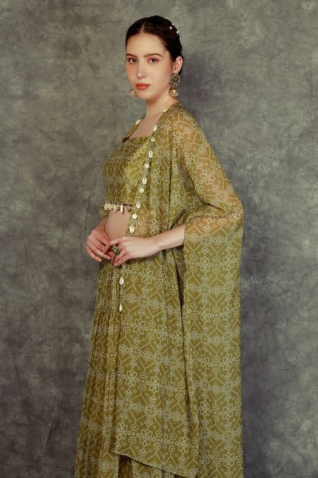 Shop_Neha Khullar_Green Georgette Bandhani, Shell Tassel Sweetheart Neck Print Cape Lehenga Set _Online_at_Aza_Fashions