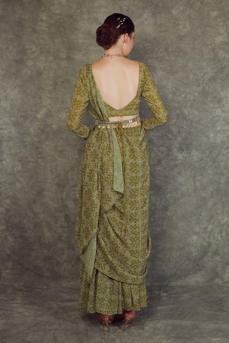 Shop Neha Khullar Green Georgette Sequin , Zari Bandhani V Print Pre-draped Saree Set at Aza Fashions Shop_Neha Khullar_Green Georgette Sequin , Zari Bandhani V Print Pre-draped Saree Set _at_Aza_Fashions