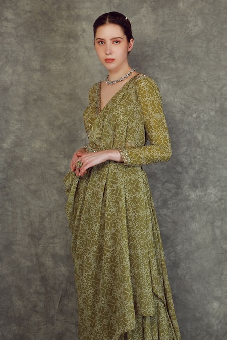 Buy Neha Khullar Green Georgette Sequin , Zari Bandhani V Print Pre-draped Saree Set Online at Aza Fashions Buy_Neha Khullar_Green Georgette Sequin , Zari Bandhani V Print Pre-draped Saree Set _Online_at_Aza_Fashions
