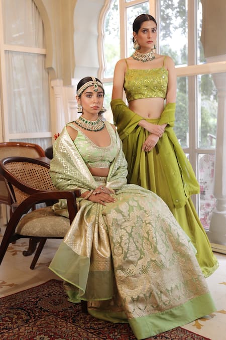 Buy_Neha Khullar_Green Banarasi Organza Sequin And Pearl, Zari Scoop Neck Lehenga Set _Online_at_Aza_Fashions