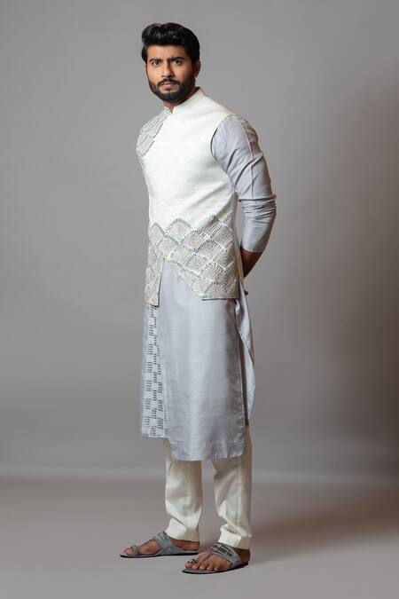 PAARSH The Glowing Coral Embroidered Bundi Kurta Set 