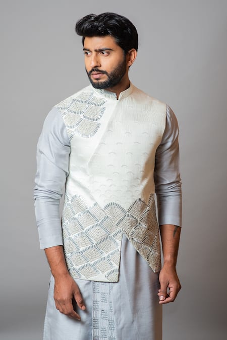 PAARSH White Cotton, Bamberg Silk, Linen The Glowing Coral Embroidered Bundi Kurta Set Online at Aza Fashions PAARSH_White Cotton, Bamberg Silk, Linen The Glowing Coral Embroidered Bundi Kurta Set _Online_at_Aza_Fashions
