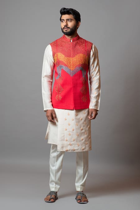 Paarsh Filigree Embroidered Bundi Kurta Set 