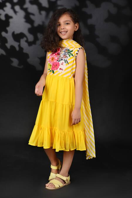 Buy_Nikasha_Yellow Georgette Embroidery Kurta With Dupatta _Online_at_Aza_Fashions