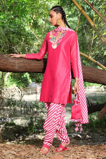 Buy_Nikasha_Pink Cotton, Chanderi Round Kurta Set _Online_at_Aza_Fashions