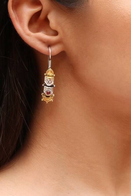 Shop Noor Gold Plated Floral Carved Necklace Set Online at Aza Fashions Shop_Noor_Gold Plated Floral Carved Necklace Set_Online_at_Aza_Fashions