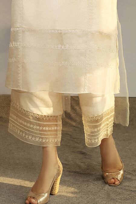 Neha Poddar_White Kurta Organza Pant Silk Dupatta Net Round Set _Online_at_Aza_Fashions
