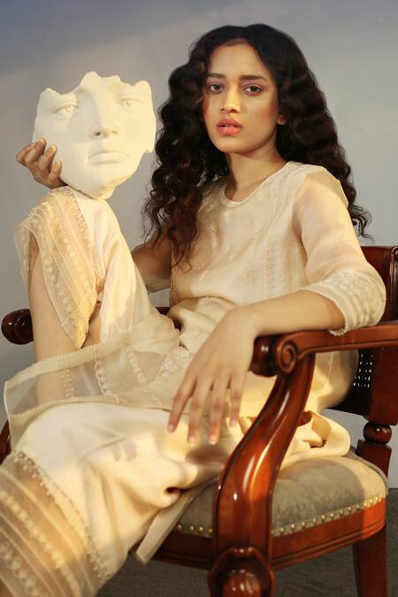 Buy_Neha Poddar_White Kurta Organza Pant Silk Dupatta Net Round Set _Online_at_Aza_Fashions