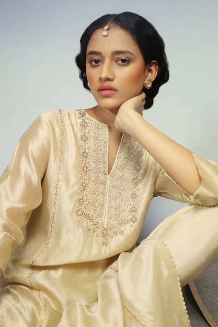 Neha Poddar Beige Kurta And Pant Silk Dupatta Organza Round Set Online at Aza Fashions Neha Poddar_Beige Kurta And Pant Silk Dupatta Organza Round Set _Online_at_Aza_Fashions