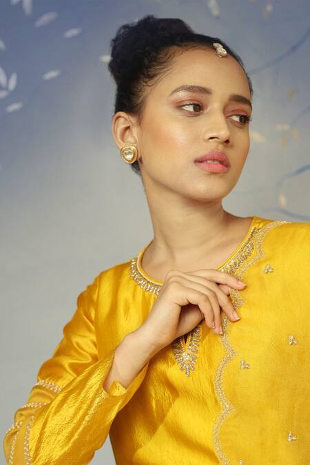 Neha Poddar_Yellow Kurta And Pant Silk Dupatta Organza Round Set _Online_at_Aza_Fashions